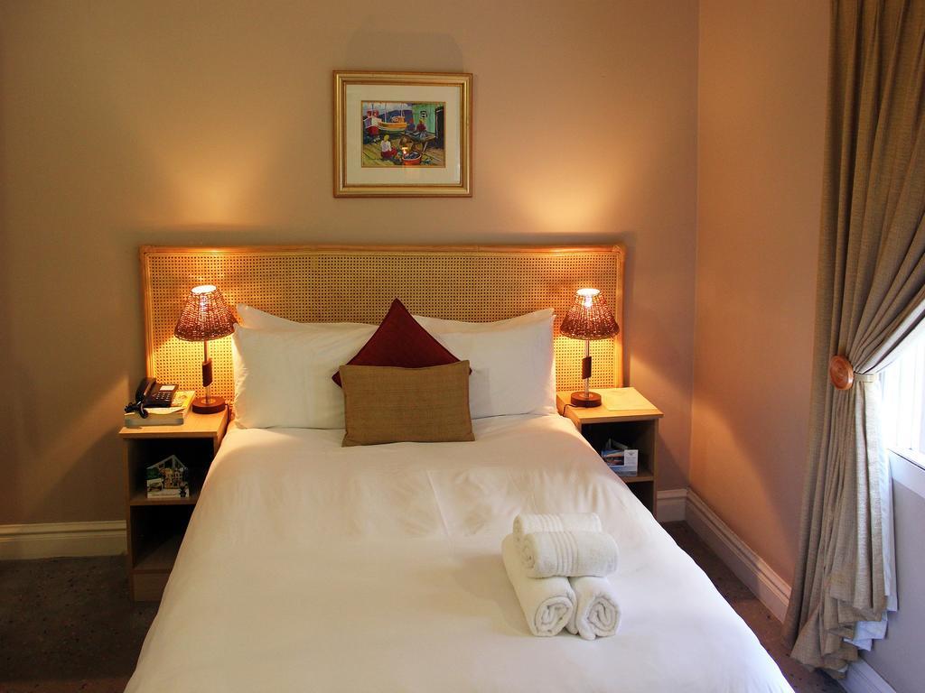 Durban Manor Hotel And Conference Centre Bagian luar foto