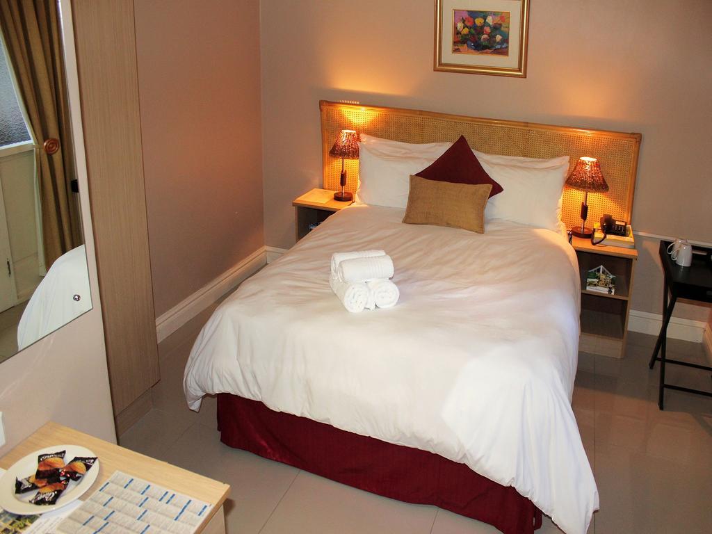 Durban Manor Hotel And Conference Centre Bagian luar foto