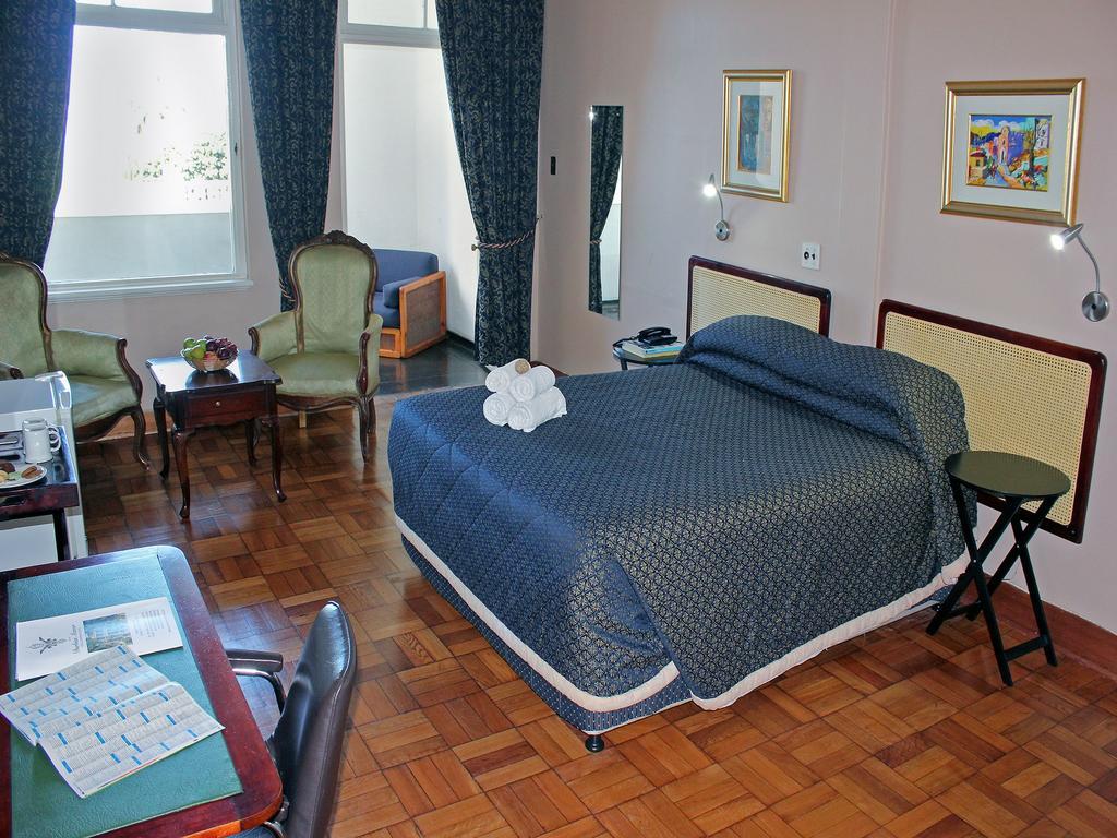 Durban Manor Hotel And Conference Centre Bagian luar foto