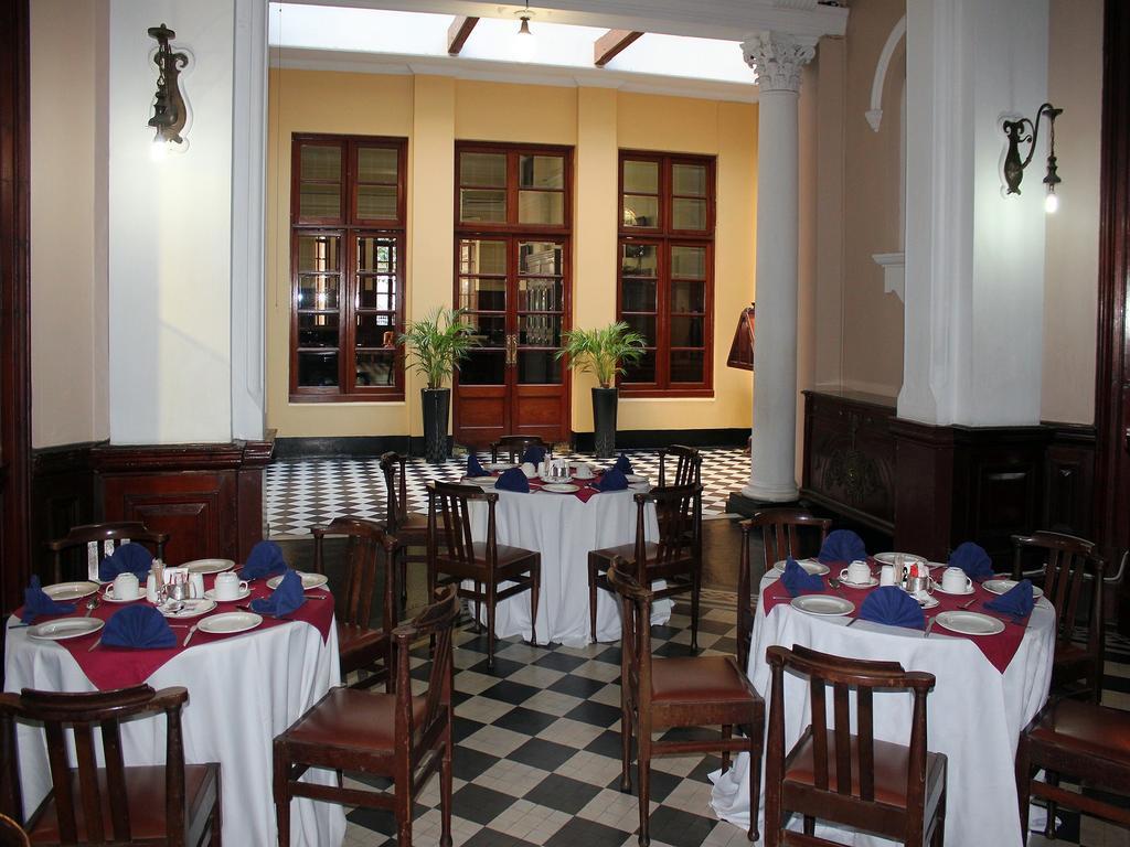 Durban Manor Hotel And Conference Centre Bagian luar foto