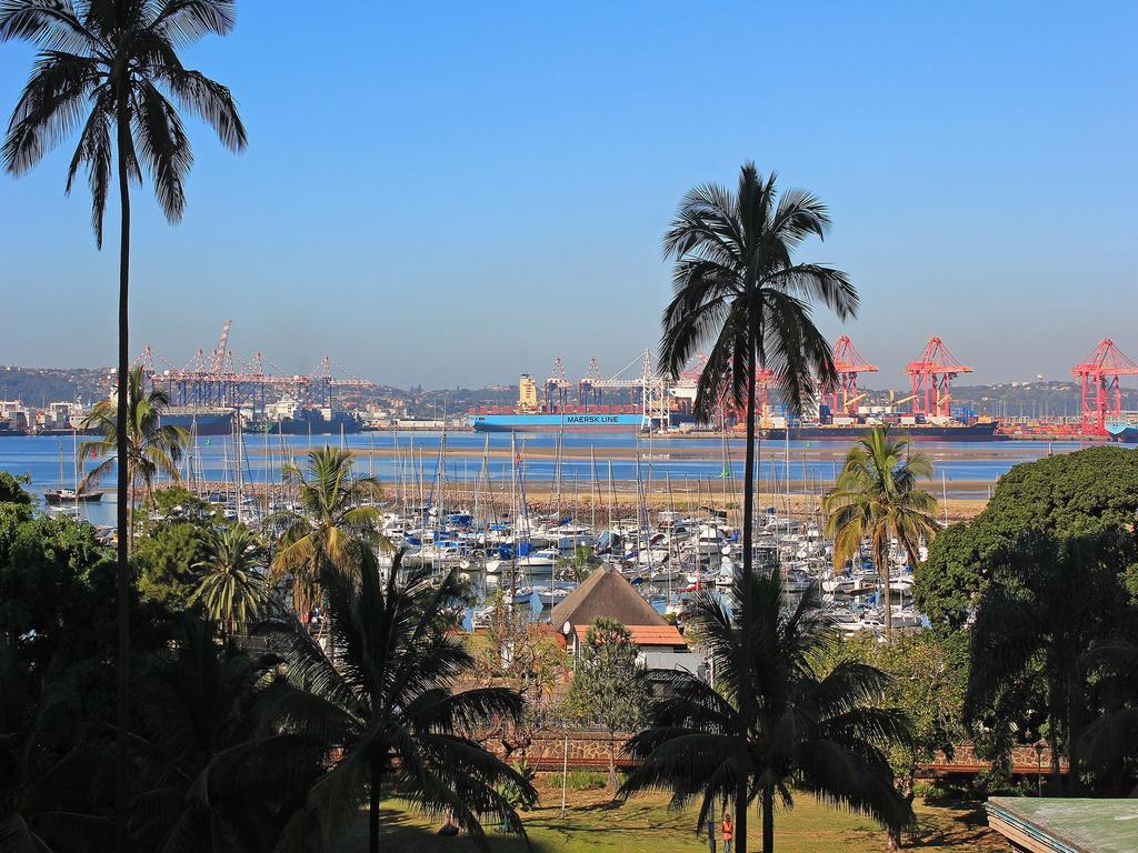 Durban Manor Hotel And Conference Centre Bagian luar foto