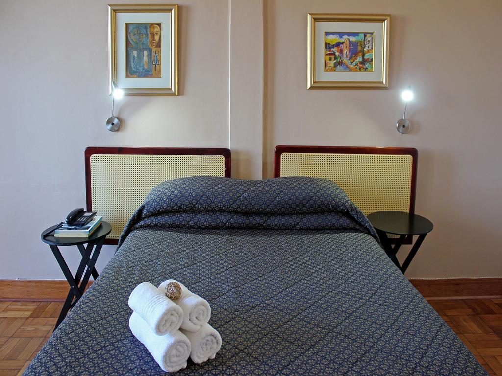 Durban Manor Hotel And Conference Centre Bagian luar foto