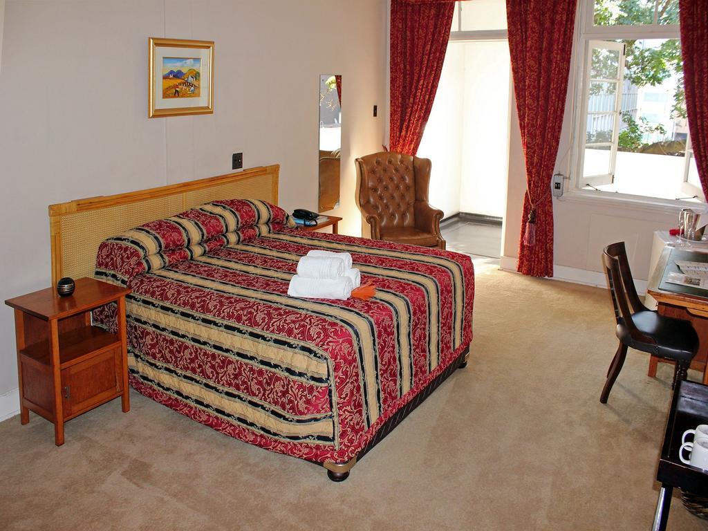 Durban Manor Hotel And Conference Centre Bagian luar foto