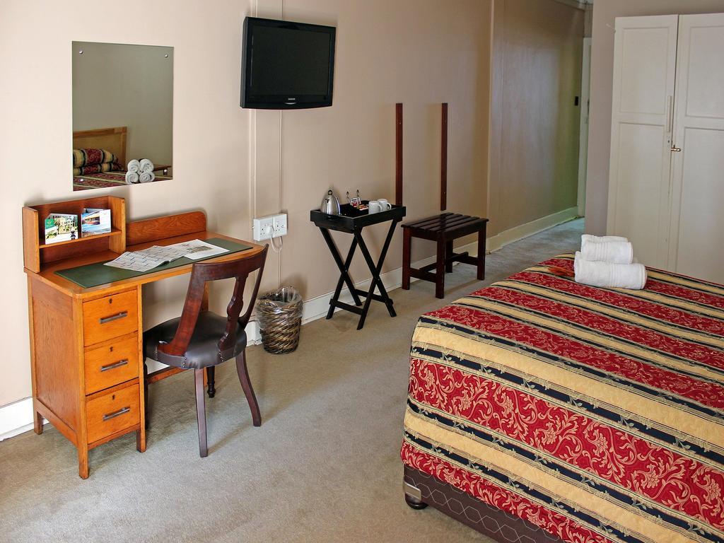 Durban Manor Hotel And Conference Centre Bagian luar foto