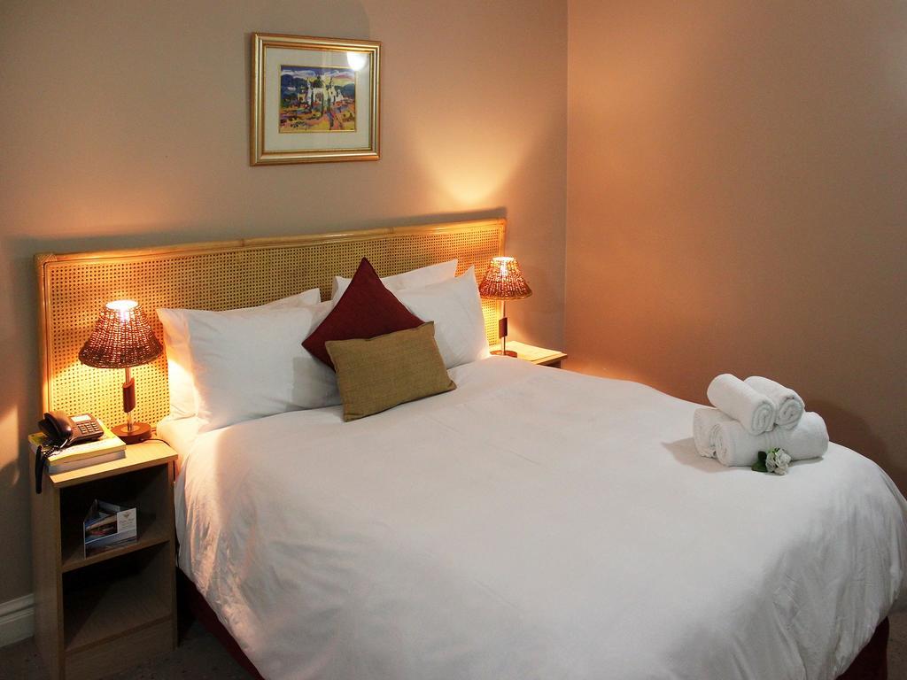 Durban Manor Hotel And Conference Centre Bagian luar foto