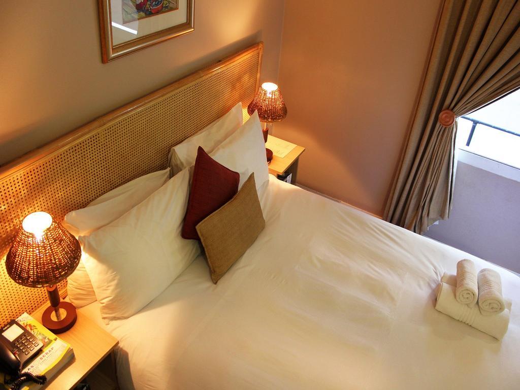 Durban Manor Hotel And Conference Centre Bagian luar foto