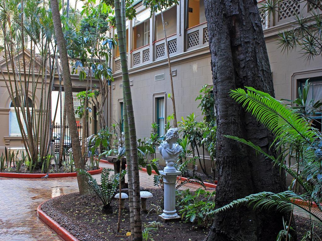 Durban Manor Hotel And Conference Centre Bagian luar foto
