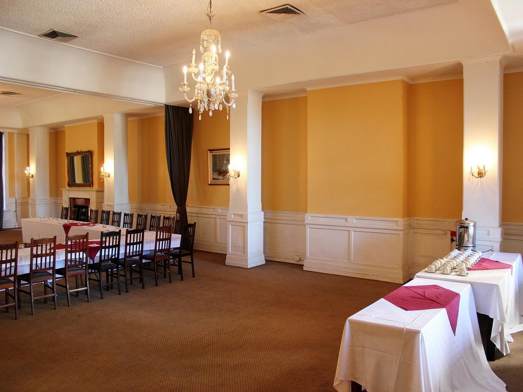 Durban Manor Hotel And Conference Centre Bagian luar foto