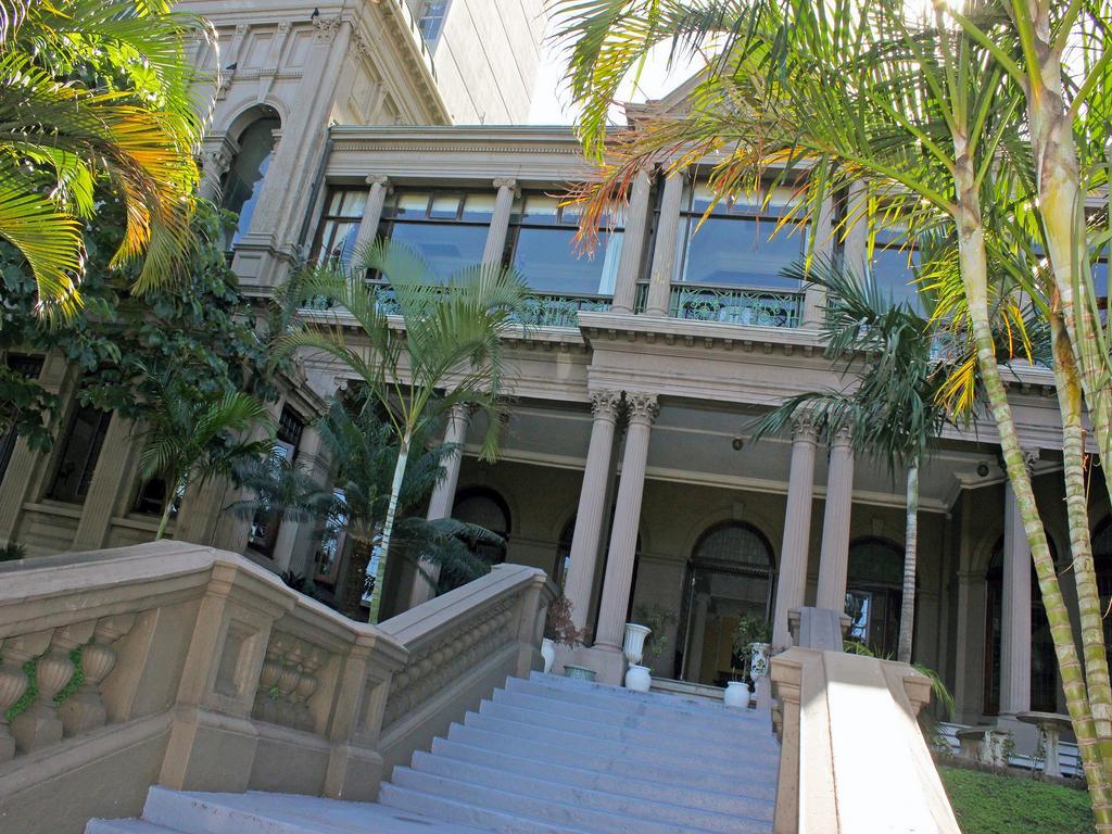Durban Manor Hotel And Conference Centre Bagian luar foto